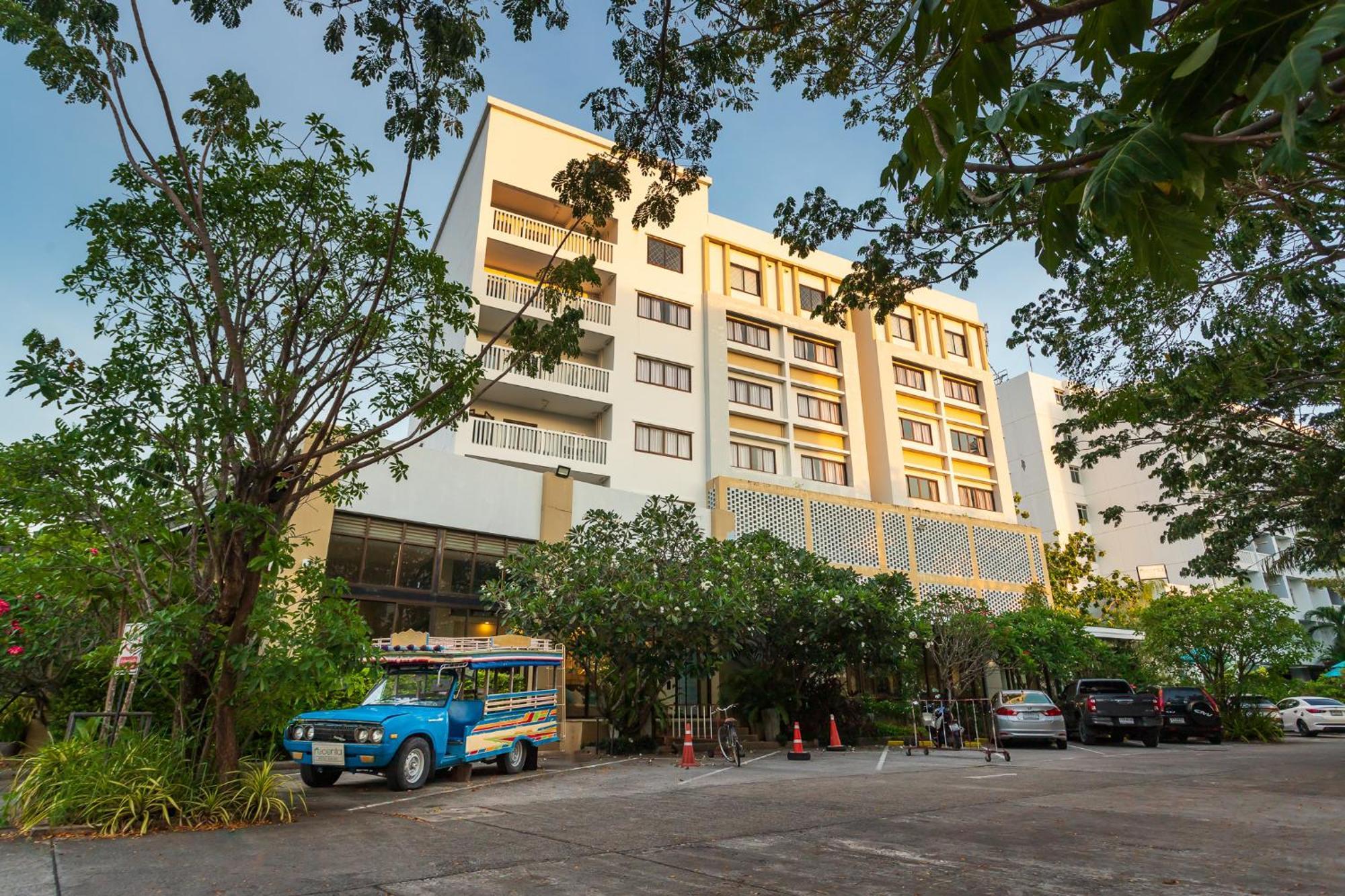 Отель Recenta Phuket Suanluang Экстерьер фото